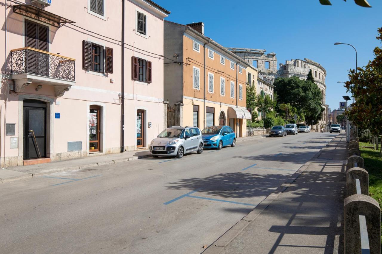 Twins Amphitheatre * Pula